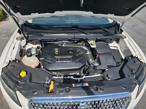 Used 2019 Lincoln MKC Select w/ Select Plus Package FWD image 18