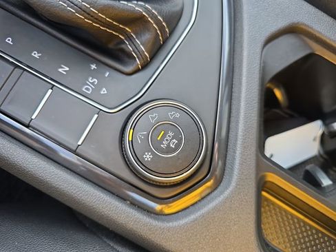 Used 2021 Volkswagen Tiguan SEL image 26