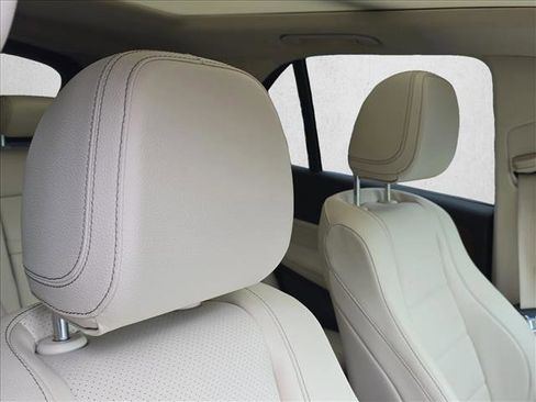 Used 2024 Mercedes-Benz GLE 450 4MATIC image 24