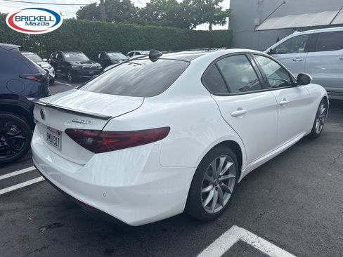 Used 2022 Alfa Romeo Giulia Ti RWD image 4