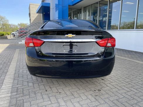Used 2016 Chevrolet Impala LT FWD image 4