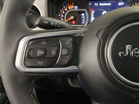 Used 2025 Jeep Wrangler Sahara image 20