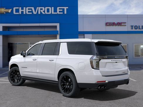 New 2025 Chevrolet Suburban Premier RWD image 40