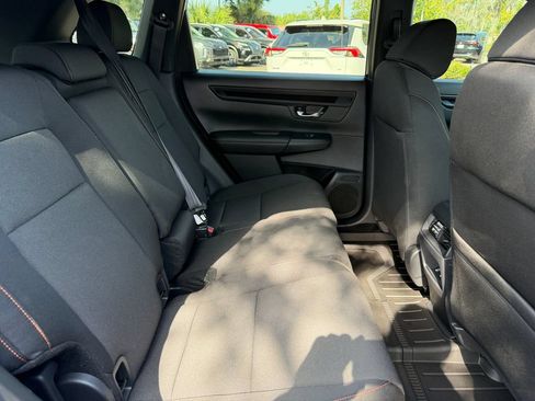 Used 2025 Honda CR-V Sport image 8