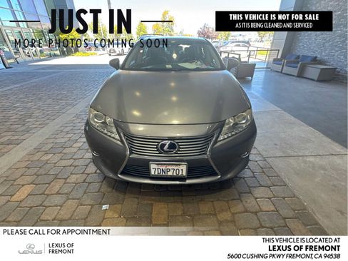 Used 2014 Lexus ES 300h w/ Luxury Package w/Bamboo Trim FWD image 1