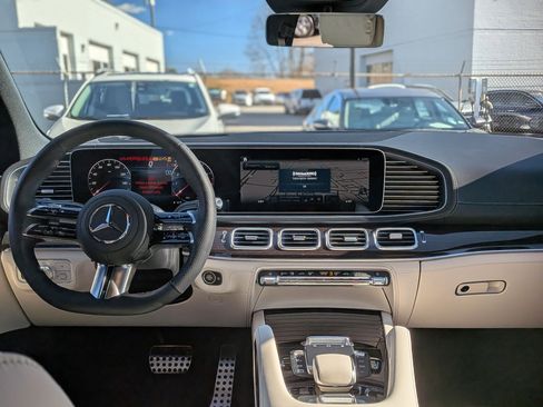 Used 2026 Mercedes-Benz GLS 580 4MATIC image 30