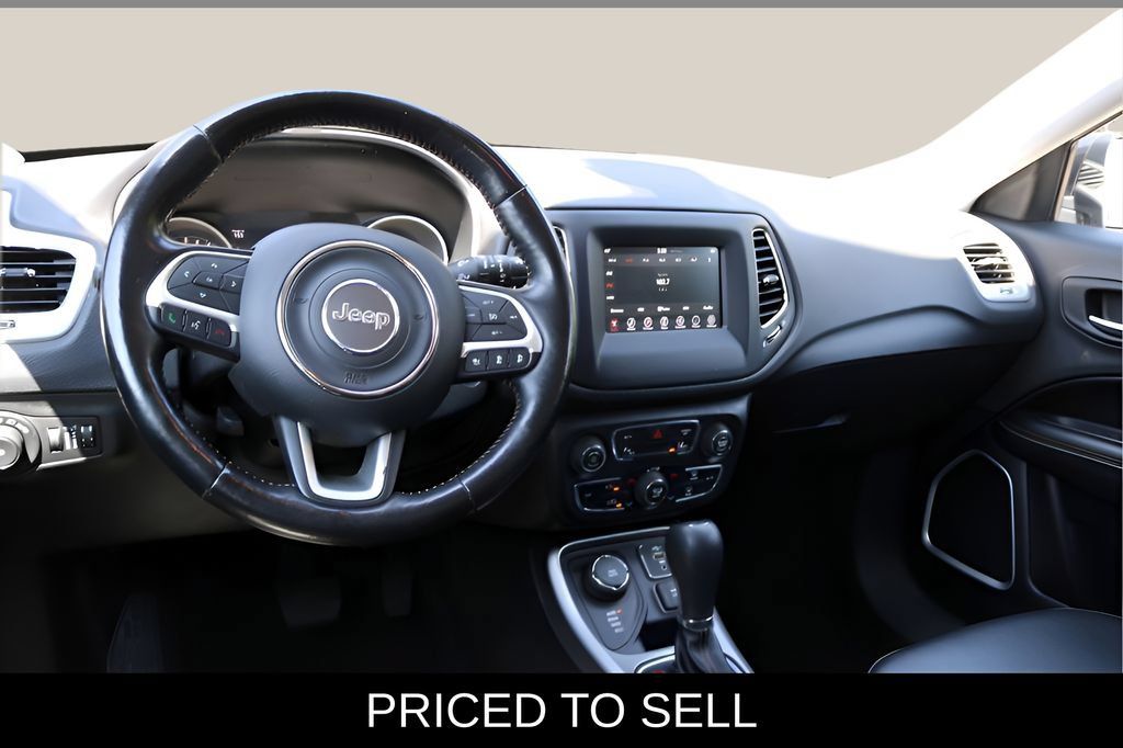 Used 2021 Jeep Compass Latitude w/ Driver Assistance Group AWD/4WD image 13