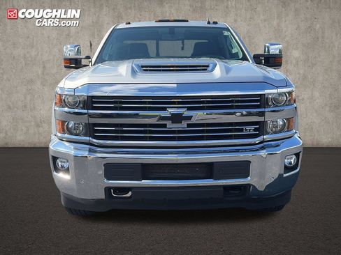 Used 2019 Chevrolet Silverado 2500 LTZ w/ Duramax Plus Package AWD/4WD image 4