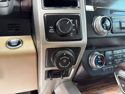 Used 2020 Ford F150 Lariat w/ Equipment Group 502A Luxury AWD/4WD image 16