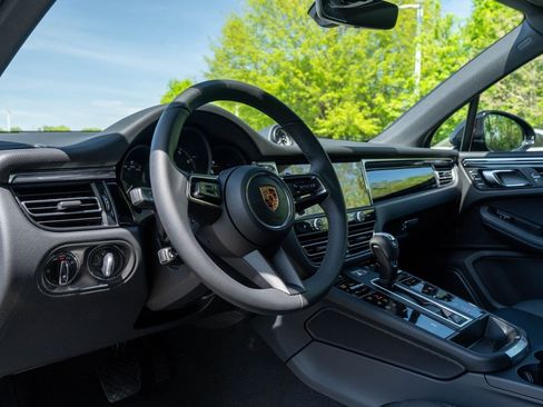 New 2026 Porsche Macan AWD/4WD image 5