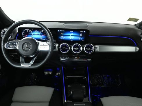 Certified 2022 Mercedes-Benz GLB 250 4MATIC image 17