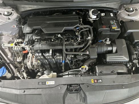 Used 2022 Hyundai Elantra SEL w/ Convenience Package image 17