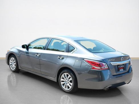Used 2015 Nissan Altima 2.5 S w/ Power Driver Seat Package FWD image 5