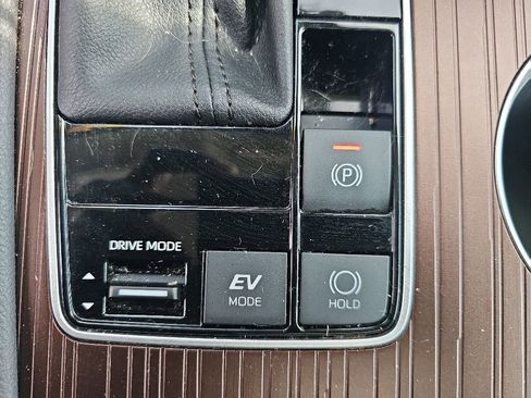 Used 2024 Toyota Sienna XLE AWD/4WD image 18