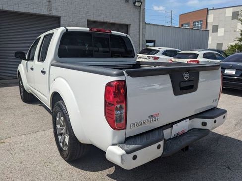 Used 2021 Nissan Frontier SV RWD image 9