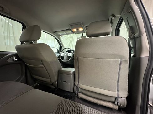 Used 2018 Nissan Frontier SV AWD/4WD image 17