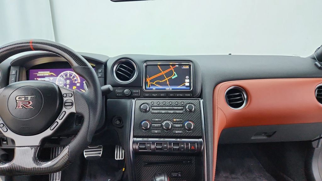 Used 2015 Nissan GT-R Premium AWD/4WD image 27