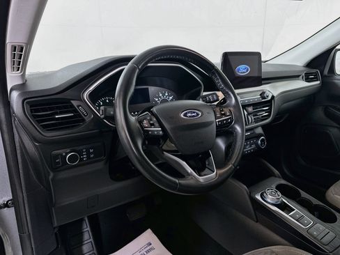 Used 2022 Ford Escape SE w/ SE Sport Appearance Package AWD/4WD image 9