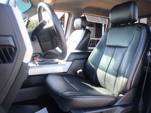 Used 2020 Ford F250 Lariat w/ Lariat Value Package image 29