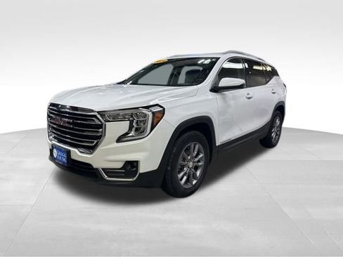 Used 2024 GMC Terrain SLT image 3