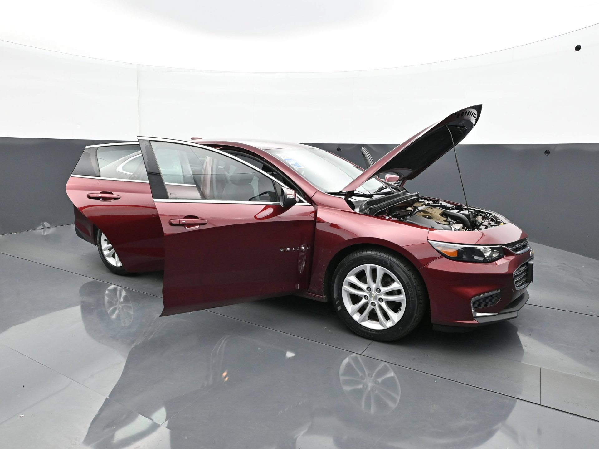 Used 2016 Chevrolet Malibu LT FWD image 38