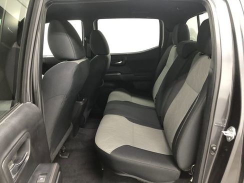 Used 2022 Toyota Tacoma TRD Sport image 25