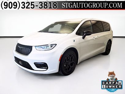 Used 2024 Chrysler Pacifica Limited