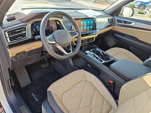 New 2026 Volkswagen Atlas Cross Sport SE image 13