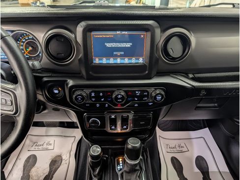 Used 2022 Jeep Wrangler Sport AWD/4WD image 12
