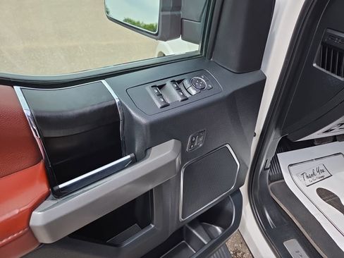 Used 2019 Ford F150 Platinum w/ Equipment Group 701A Luxury AWD/4WD image 22
