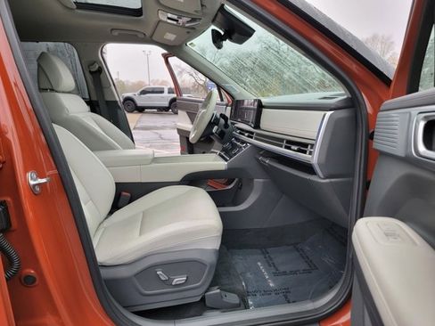 Used 2024 Hyundai Santa Fe Limited image 31