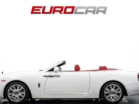 Used 2018 Rolls-Royce Dawn RWD image 2