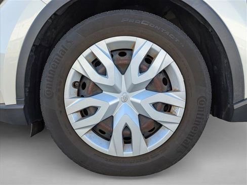 Used 2021 Toyota C-HR LE image 13