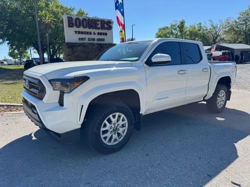 Used 2025 Toyota Tacoma SR5 RWD image 1