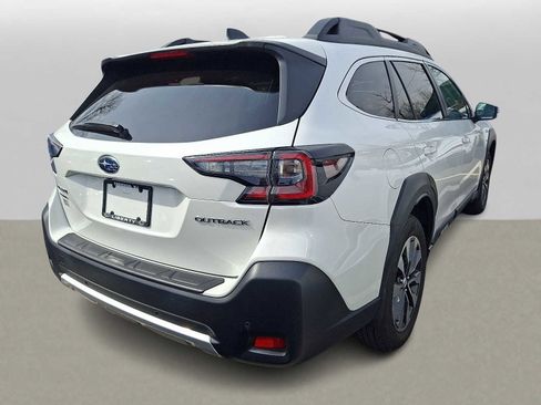 Used 2023 Subaru Outback Limited image 3
