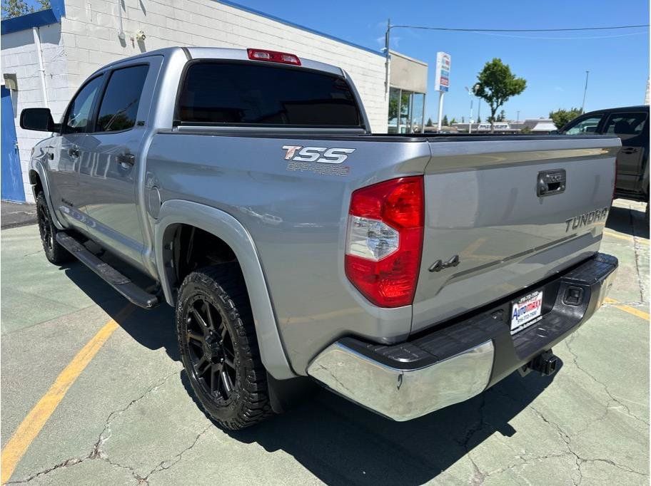 Used 2019 Toyota Tundra SR5 w/ SR5 Upgrade Package AWD/4WD image 9