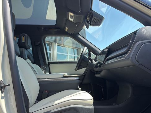 Used 2025 Rivian R1S Adventure AWD/4WD image 13
