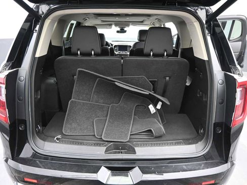 Used 2022 GMC Acadia Denali w/ Denali Ultimate Package image 13