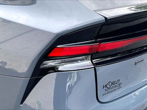 Certified 2024 Toyota Prius XLE FWD image 29