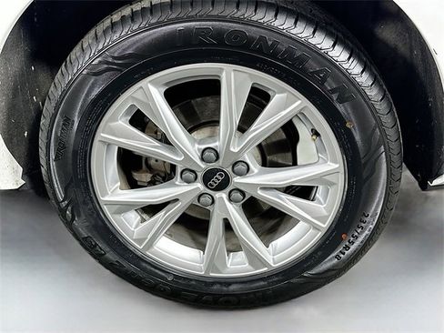 Used 2024 Audi Q3 2.0T Premium image 30