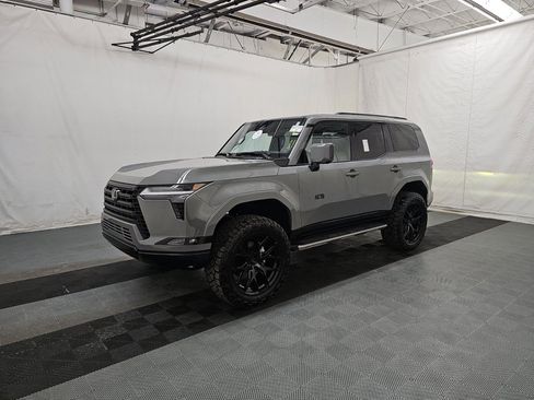 Used 2025 Lexus GX 550 w/ Accessory Package (2T) AWD/4WD image 1
