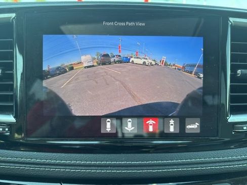 Used 2021 Chrysler Pacifica Limited w/ Premium & Safety Sphere Group FWD image 15