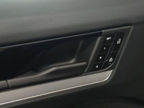 New 2026 Porsche Cayenne image 37