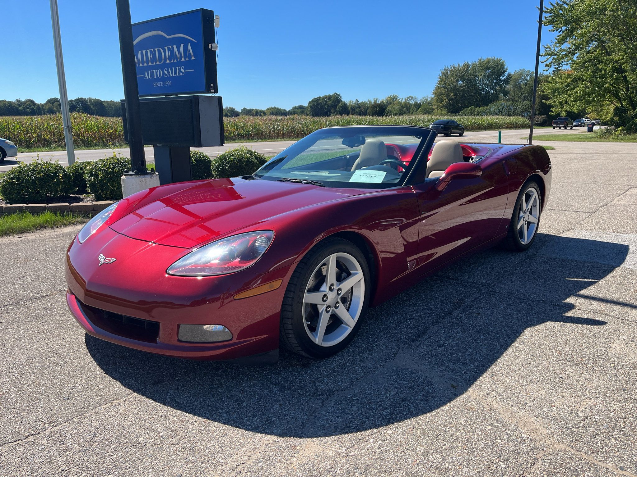 Used 2006 Chevrolet Corvette Convertible w/ Performance Package RWD image 16