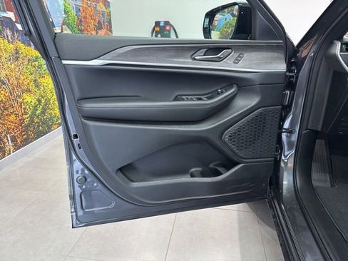 New 2025 Jeep Grand Cherokee Limited AWD/4WD image 22