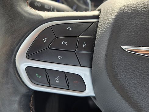 Used 2017 Chrysler Pacifica Touring-L Plus w/ Advanced Safetytec Group image 26