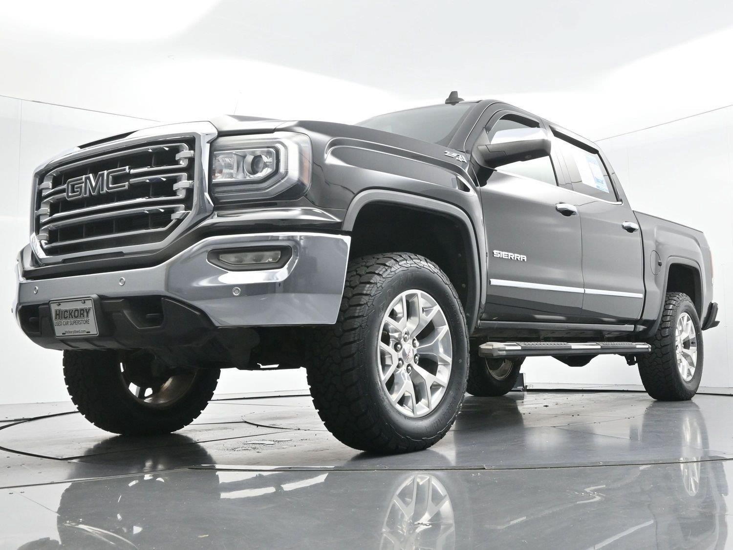 Used 2017 GMC Sierra 1500 SLT w/ Enhanced Driver Alert Package AWD/4WD image 43