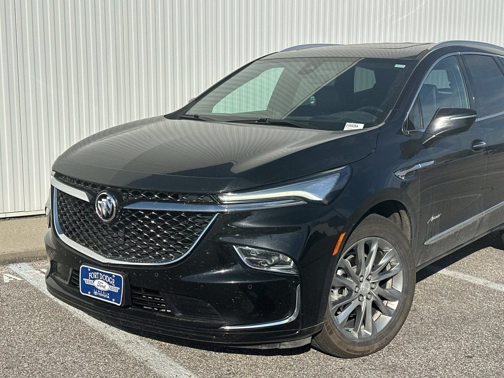 Used 2022 Buick Enclave Avenir w/ Avenir Technology Package AWD/4WD image 2