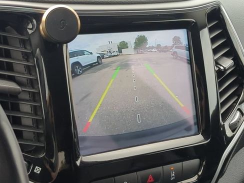 Used 2021 Jeep Cherokee Limited AWD/4WD image 18