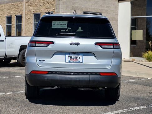 Used 2024 Jeep Grand Cherokee L Laredo image 6